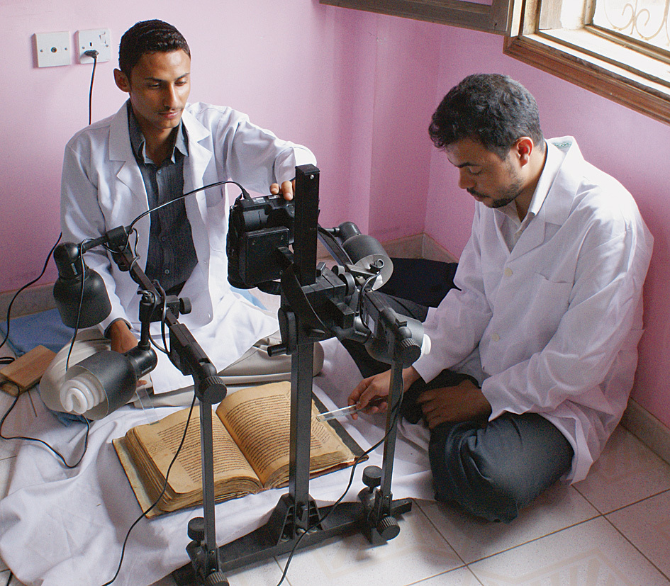 Yemeni technicians digitizing manuscripts